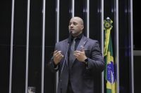 Moraes aplica nova multa de R$ 105 mil a Silveira por descumprir medidas cautelares