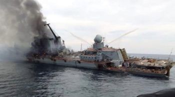 Rússia, que não confirmou veracidade do vídeo, insistiu que o motivo do naufrágio foi um incêndio, mas Ucrânia diz que o atingiu com um ataque de mísseis