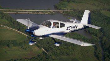 Empresário catarinense Antônio Carlos Castro Ramos, dono do avião, e seus amigos Mário Pinho e Gian Carlo Nercolin estavam a bordo; segundo autoridade argentina, clima não é favorável para buscas aéreas