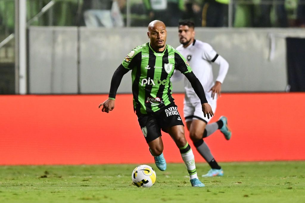 Patric, do América-MG, durante o empate por 1 a 1 contra o Botafogo neste sábado (21)