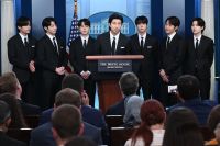 Grupo coreano BTS se encontra com Joe Biden em visita à Casa Branca