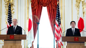 Em coletiva com o primeiro-ministro do Japão, presidente dos Estados Unidos afirmou que a China "já está flertando com o perigo"