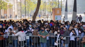 São mais de 10 mil vagas no setor de comércio e serviços; ação ocorre até sexta-feira (20) no Vale do Anhangabaú