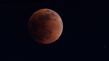 Fenômeno foi observado entre a noite de domingo (15) e a madrugada desta segunda-feira (16)