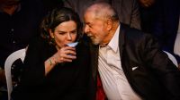 Lula avalia ministério para Gleisi no Planalto