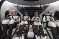 Quatro astronautas retornam à Terra em cápsula da SpaceX após missão de 6 meses