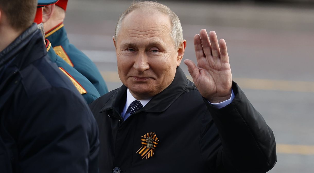 Presidente russo Vladimir Putin participa do desfile militar no 77º aniversário do "Dia da Vitória". O desfile, que acontece na Praça Vermelha, no dia 9 de maio, comemora a vitória do Exército Vermelho soviético contra a Alemanha nazista, na Segunda Guerra.