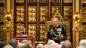 Elizabeth II só não compareceu à abertura do Parlamento britânico em outras duas ocasiões no passado, quando estava grávida