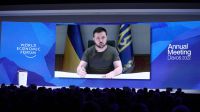 Zelensky diz que falará com Putin quando russo sair de “bolha de realidade alternativa”