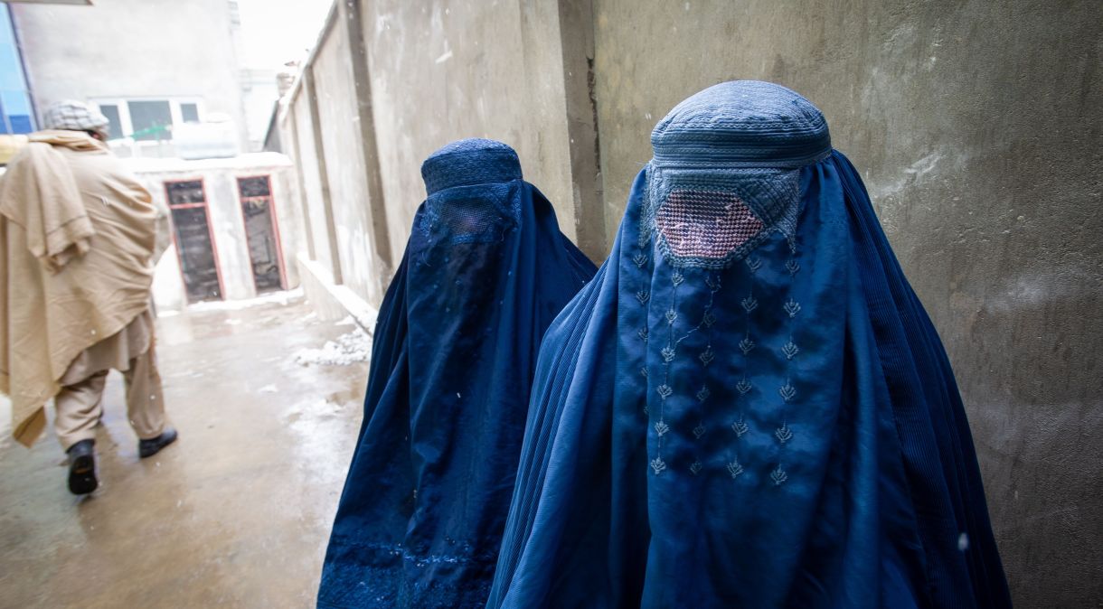 Mulheres podem ser obrigadas novamente a cobrir o rosto no Afeganistão (Photo by Scott Peterson/Getty Images)