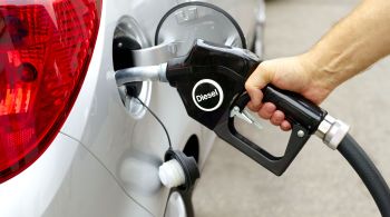 Gasolina se manteve estável e gás de cozinha registrou queda de R$ 0,18 no preço médio por botijão