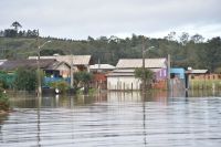 Chuvas deixam 3 mortos e 27 municípios em emergência em SC