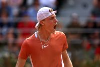 Tenista Denis Shapovalov pede medidas mais duras contra desordeiros nas torcidas