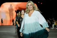 Australian Fashion Week apresenta seu primeiro desfile plus size