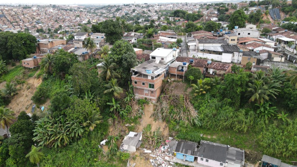 Região atingida por deslizamentos de terra em Recife, Pernambuco