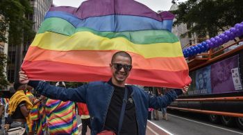 Membros da comunidade LGBTQIA+ relembram trajetórias e destacam a importância da 26ª Parada do Orgulho LGBT, que acontece no domingo (19)