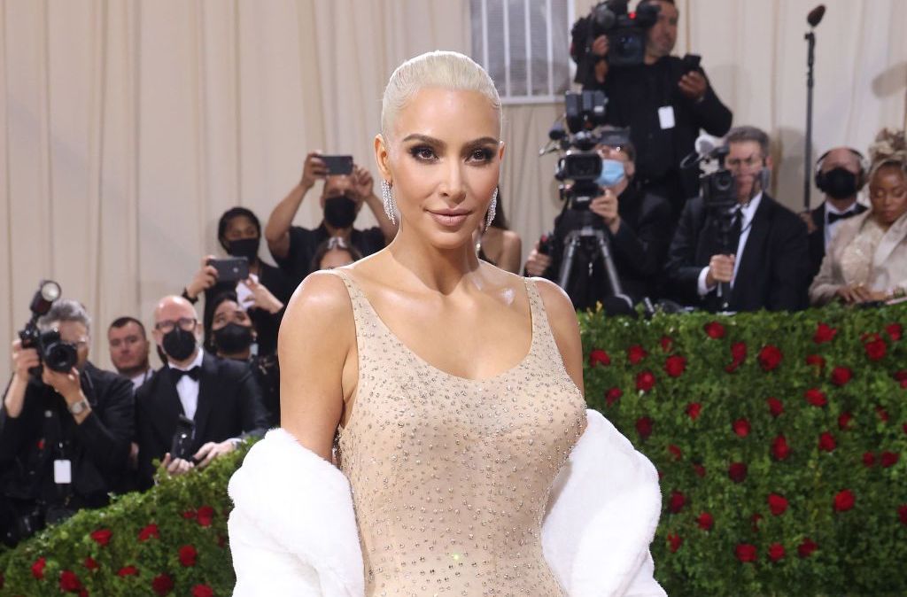 Kim Kardashian usou o vestido icônico de Marilyn Monroe durante o Met Gala, em maio de 2022