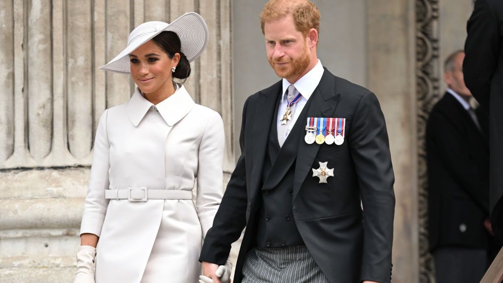 Meghan Markle e príncipe Harry comparecem à missa de ação de graças do Jubileu de Platina da Rainha Elizabeth II