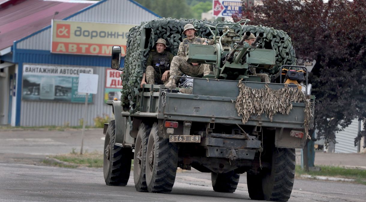 Soldados em Kramatorsk, na Ucrânia.