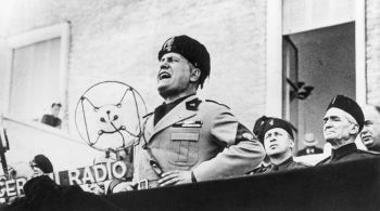 Líder fascista foi homenageado em 1937 com um doutorado honorário, o que instituição reconheceu como "erro grave"