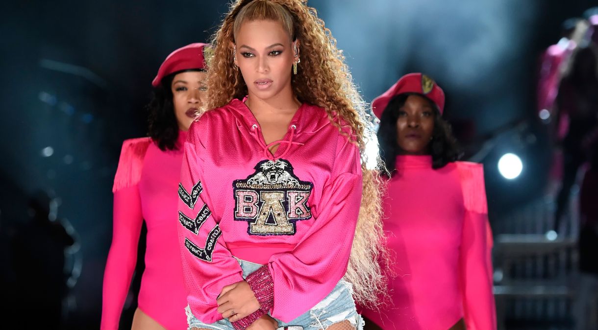 Beyoncé se apresenta no Coachella em 2018.
