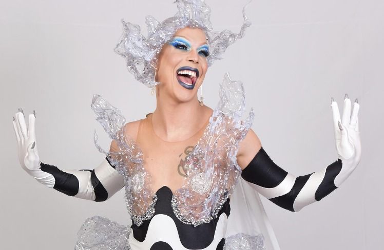 O apresentador e drag queen Ikaro Kadoshi