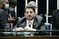 Bolsonaro tentou me coagir para dar golpe de Estado, diz senador Marcos do Val