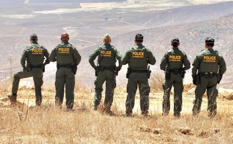 Agentes da Patrulha de Alfândegas e Fronteiras dos EUA do Setor de San Diego