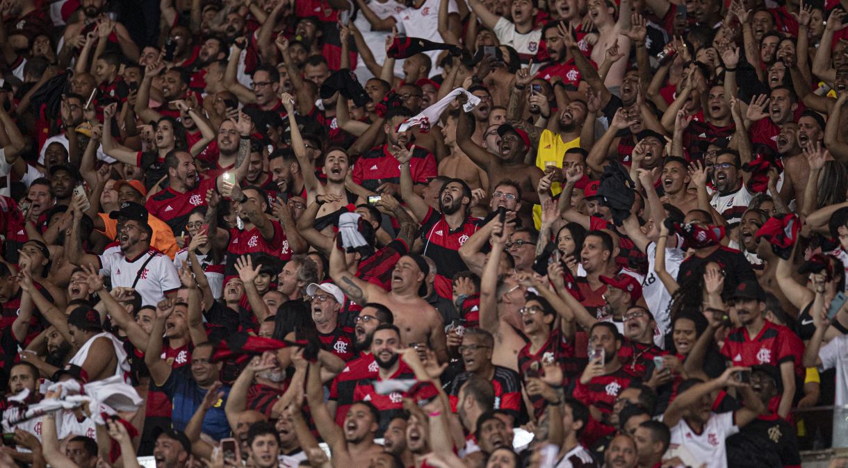 Torcida do Flamengo durante partida contra Tolima no estádio Maracanã pelo campeonato Copa Libertadores 2022