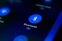 Décadas após criação, Bluetooth ainda é “uma tecnologia complicada”; entenda