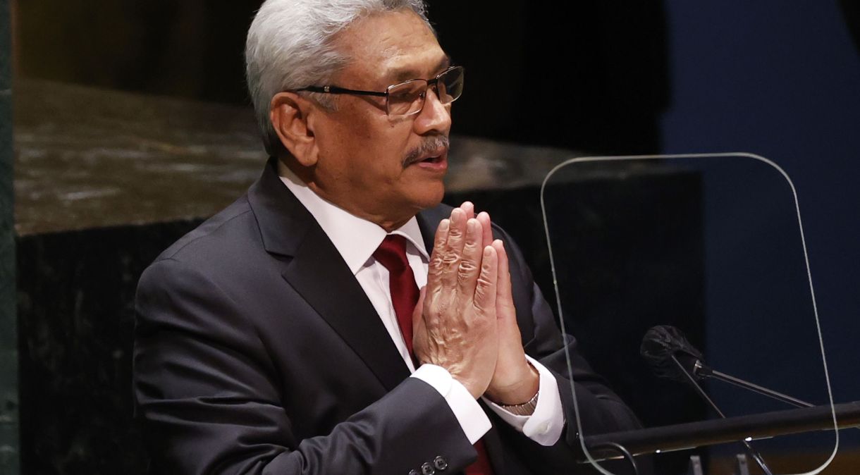 O presidente do Sri Lanka, Gotabaya Rajapaksa, fugiu para as Maldivas na quarta-feira (13)
