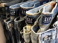 Como a Gap foi de potência da moda jovem nos anos 90 para abacaxi na mão de CEOs