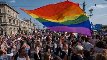 País europeu promulgou uma lei, no ano passado, que proíbe o uso de materiais vistos como promotores da homossexualidade e da mudança de gênero nas escolas