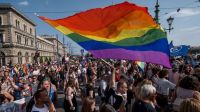 Comissão Europeia processa Hungria por lei “anti-LGBT”