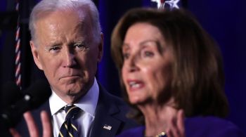 Pelosi disse reservadamente a Biden em uma conversa recente que as pesquisas mostram que o presidente não pode derrotar Donald Trump e que Biden pode destruir as chances dos democratas de retomar a maioria na Câmara