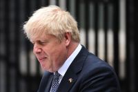 Ninguém é indispensável na política, diz Boris Johnson ao renunciar