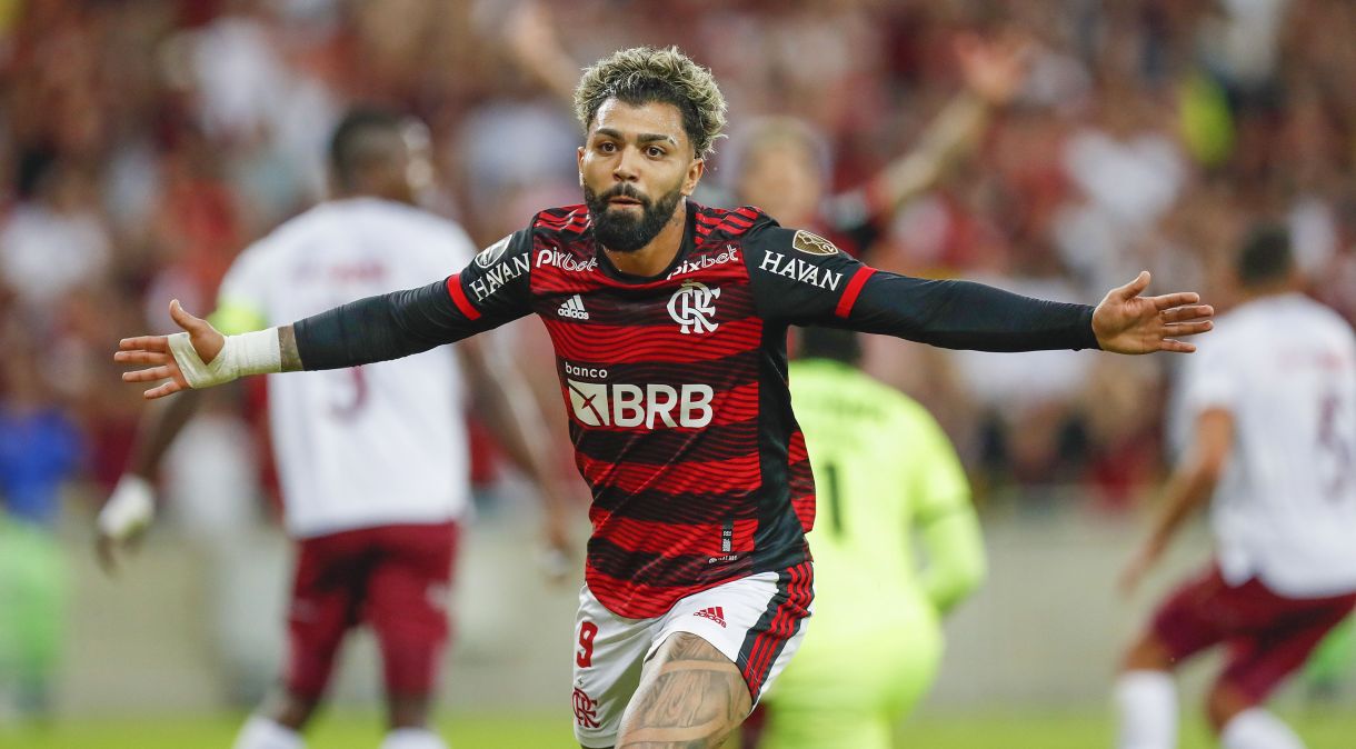 Gabigol, do Flamengo, comemora após marcar gol na partida contra o Tolima, da Colômbia, válida pelas oitavas de final da Copa Libertadores 2022