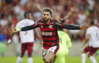 Gabigol viaja para estreia do Flamengo na Copa Libertadores