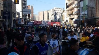Manifestantes reclamam do "silêncio" de Alberto Fernández diante da disparada dos preços e agravamento da grave crise socioeconômica no país