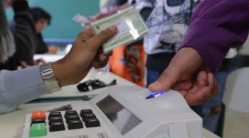 Brasileiros que estarão fora do domicílio eleitoral durante as eleições de 2022 ainda podem votar desde que façam o pedido de 18 de julho a 18 de agosto