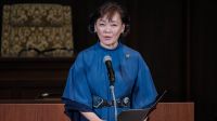 Akie Abe, viúva de Shinzo Abe, moldou um novo padrão para primeiras-damas no Japão