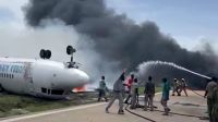 Avião capota na pista em aeroporto na Somália; todos passageiros sobreviveram