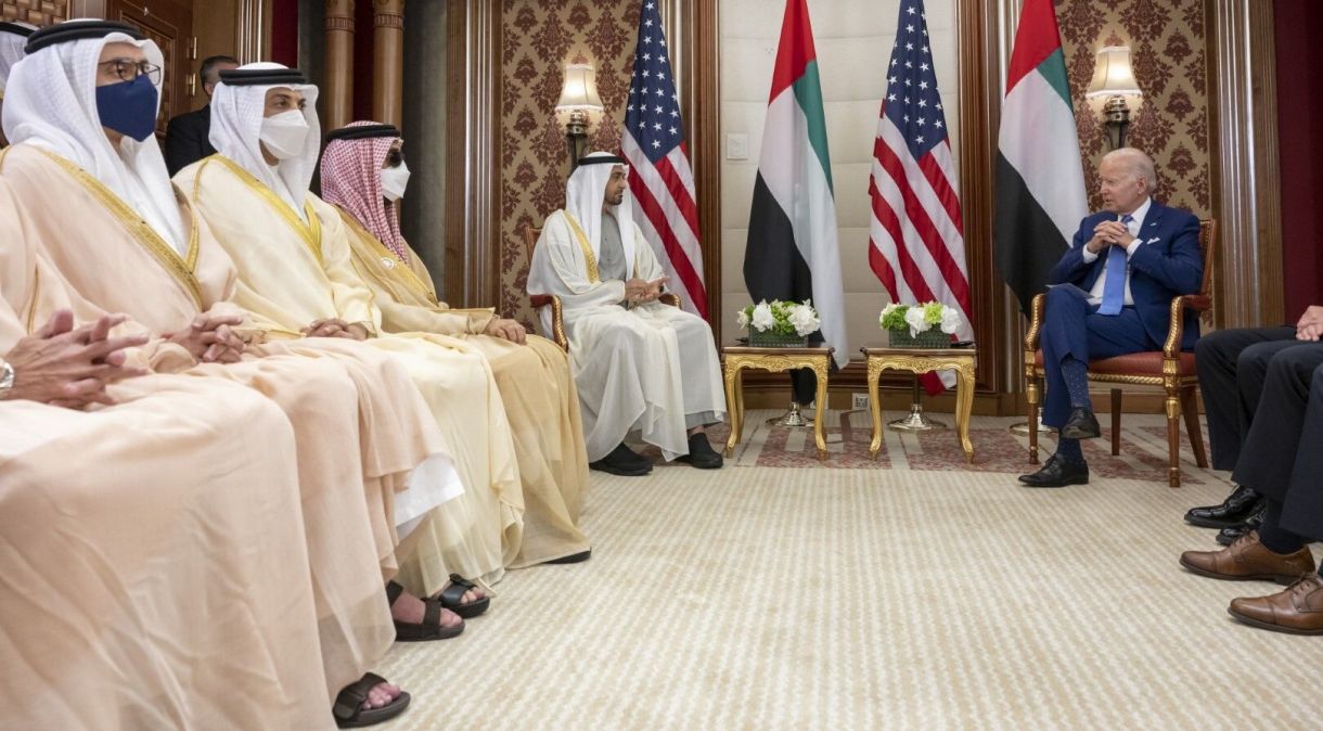 Presidente dos Estados Unidos Joe Biden encontra-se com o presidente dos Emirados Árabes Unidos, Mohammed bin Zayed Al Nahyan