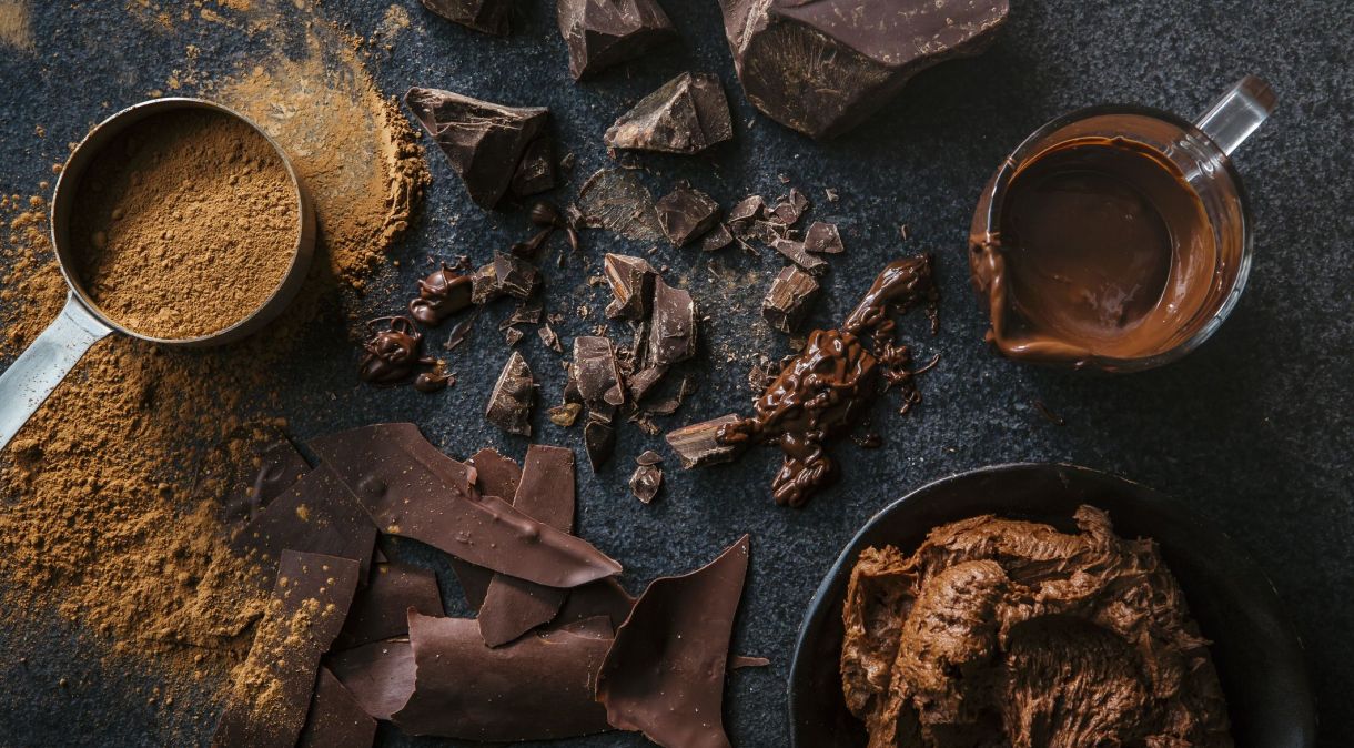Consumo de chocolate com maior teor de cacau pode contribuir para a melhora do estado nutricional, diz estudo