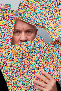 “Isso é arte!”: Damien Hirst começa a queimar suas próprias pinturas