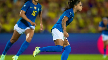 Debinha marcou gol de pênalti, único da partida contra seleção colombiana