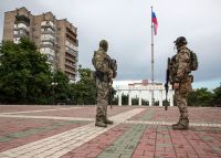 Ucrânia lança ataque com mísseis contra cidade ocupada pela Rússia