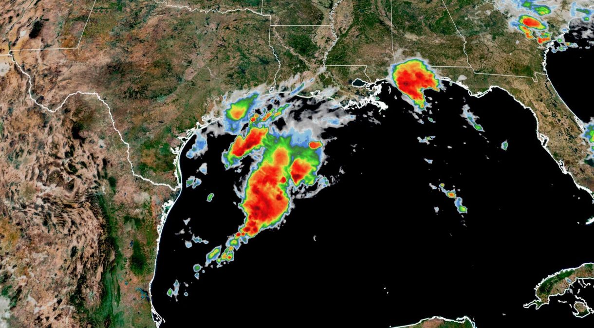 Potencial tempestade tropical Bonnie perto do Texas, nos EUA