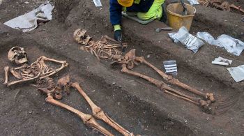 Pesquisadores do Departamento de Arqueologia da Universidade de Cambridge escavaram restos mortais de 19 frades de um antigo convento na Inglaterra