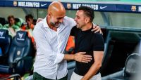 Xavi e Guardiola se enfrentam pela primeira vez como treinadores